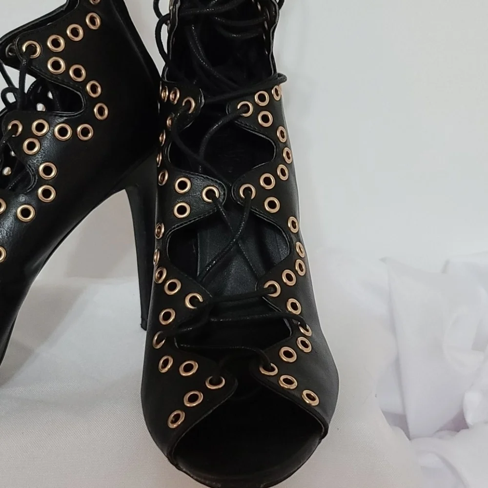 Charlotte Russe Shoes Lace-up Stilettos Peep Toe Black‎ Goldtone Eyelets Sz 9